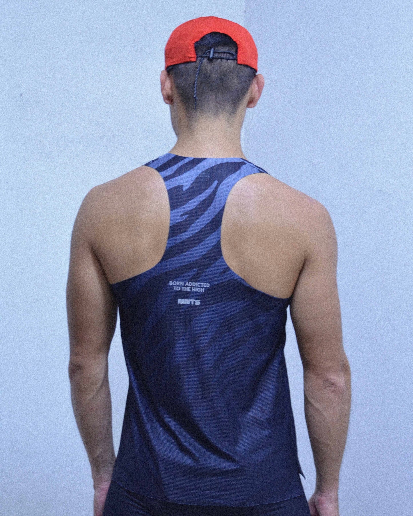 SEAMLESS RUNNING SINGLET/ BLK&TIGER STRIPES