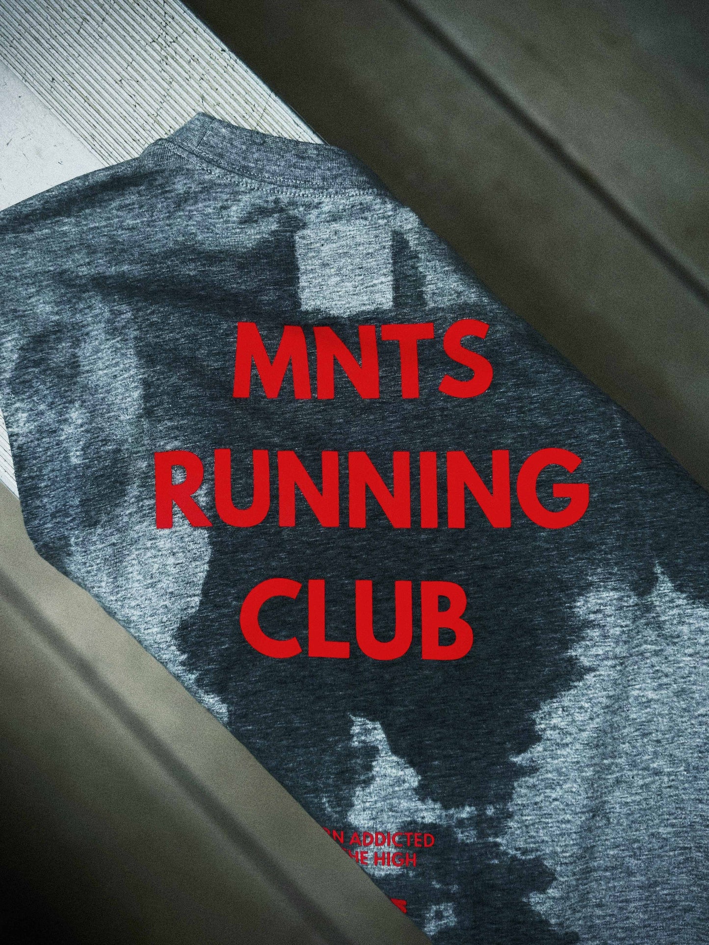 MNTS RUNNING CLUB CUTOFF TANK/ GRAY