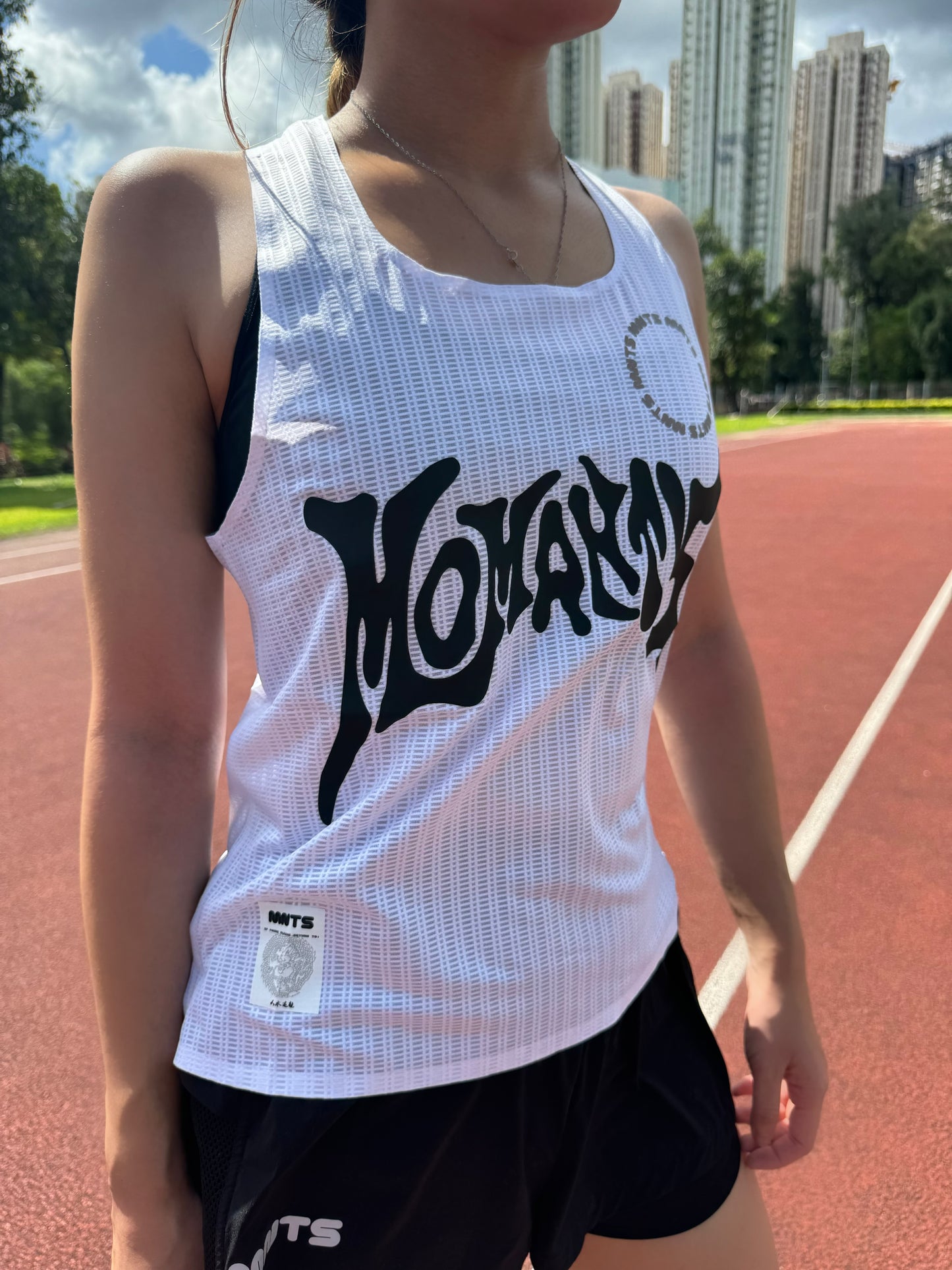 WOMENS MNTS SEAMLESS RUNNING SINGLET/ WHITE