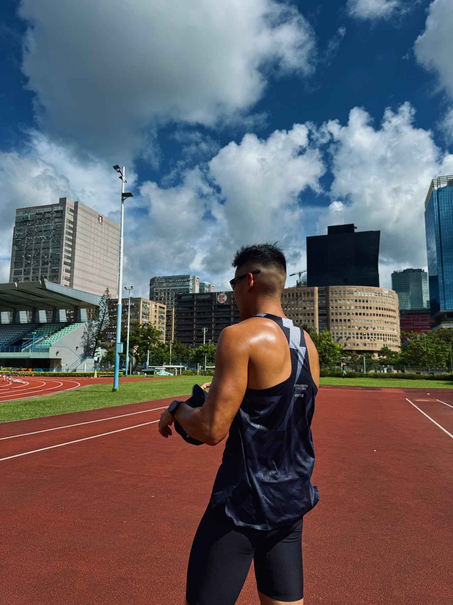 MNTS SEAMLESS RUNNING SINGLET/ BLACK