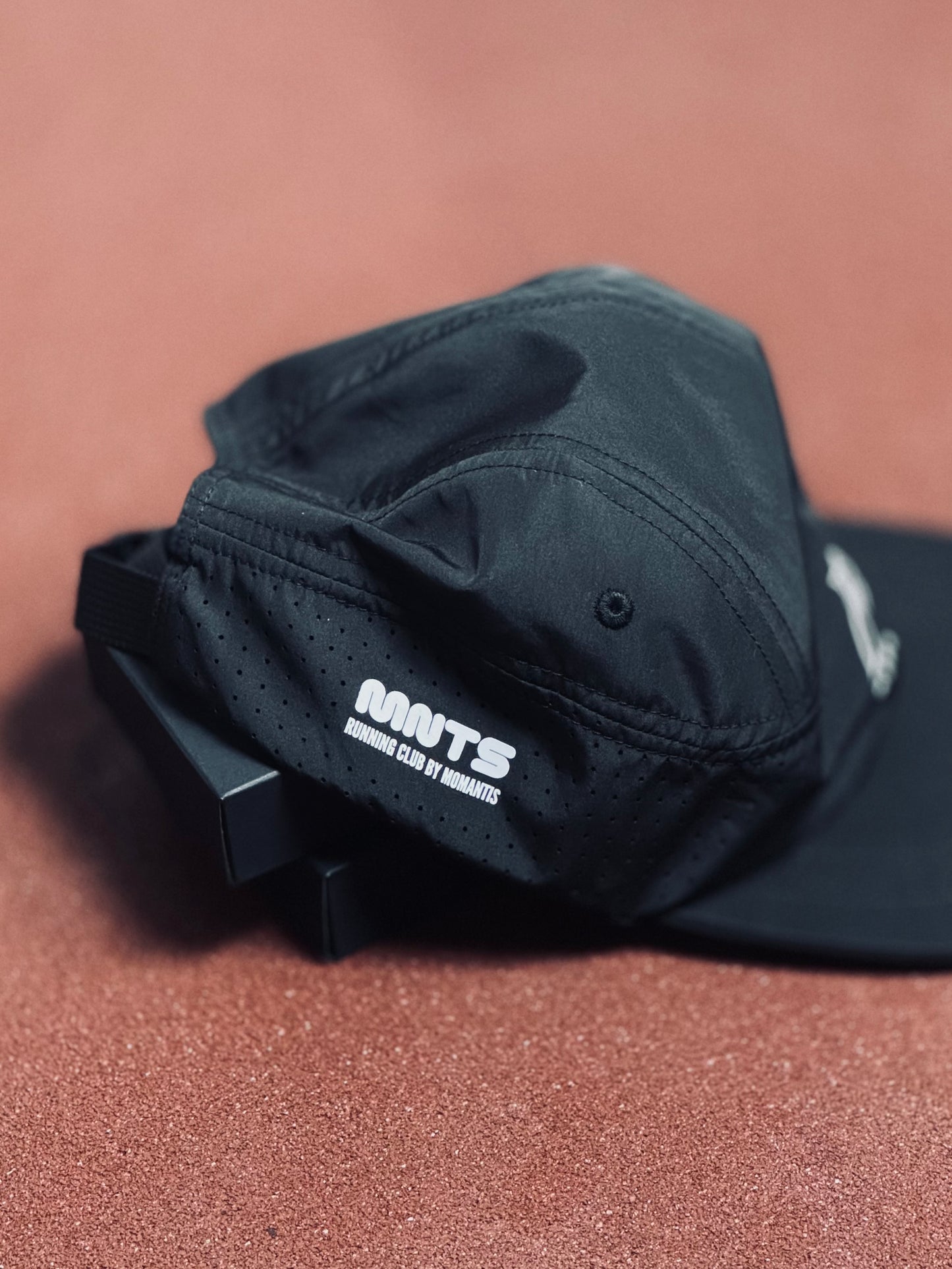 MNTS PERFORMANCE RUNNING CAP/ BLACK